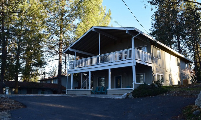 Groveland Cabin | Yosemite, Family-friendly Escape with many amenities inside, outside and nearby
