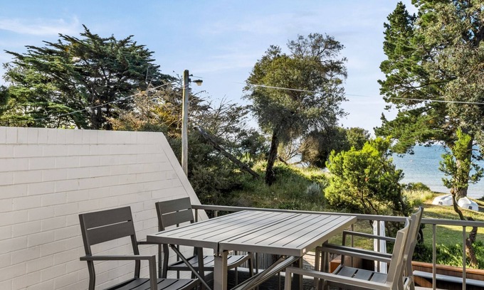 Cowes House | You and Me By the Sea