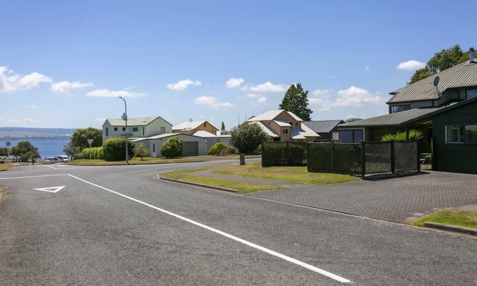Wharewaka House | You little beauty - Wharewaka Beach Magic!