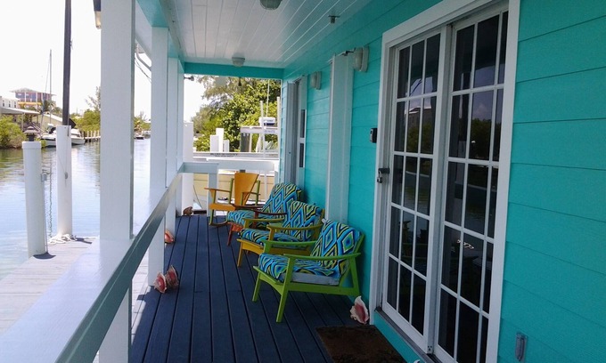 Port Royal House | You'll Love this Super Nice 2/2 with FREE Dockage Golf Cart Rentals aval. wifi