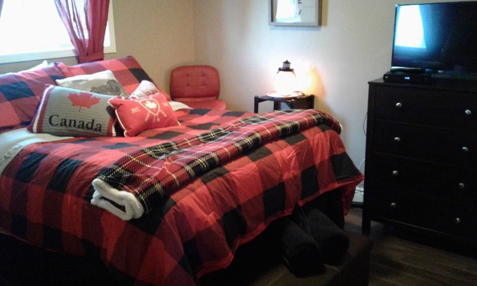 Northwest Edmonton Bed & Breakfast | You're Always Home 3 - Double bed with Continental Breakfast