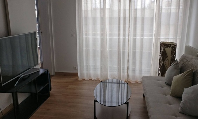 Fontenay-aux-Roses Apartment | Your 28 m² Studio Near Paris Modern Practical and affordable