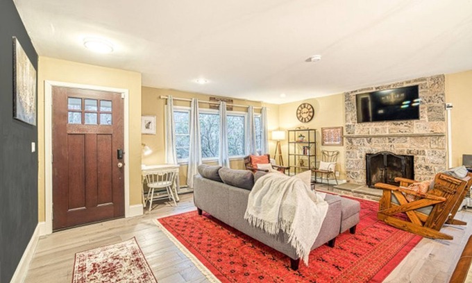North Stamford House | Your 5 Star Luxury CountryHome Getaway/w Brand New 7 Seater Hot Tub!