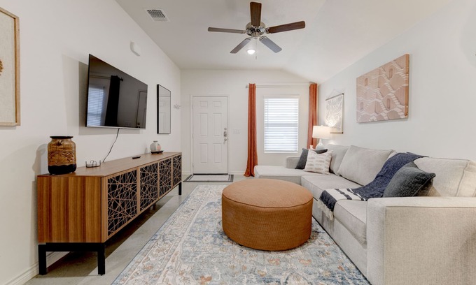 Heidenheimer House | Your Getaway in Temple