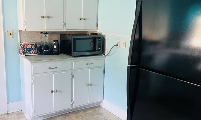 Clintwood House | Your home away from home. SUPER clean and roomy.