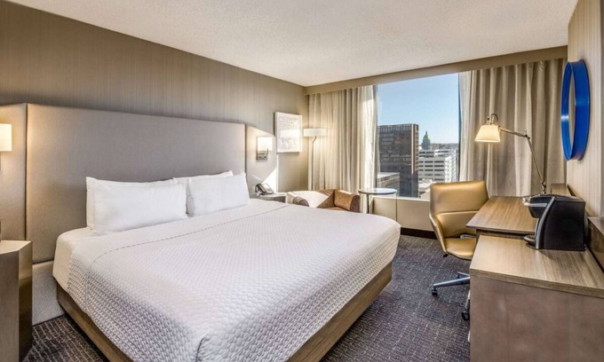 Downtown Denver Hotel | Your Home Away From Home! Pet-Friendly, Near Denver International Airport