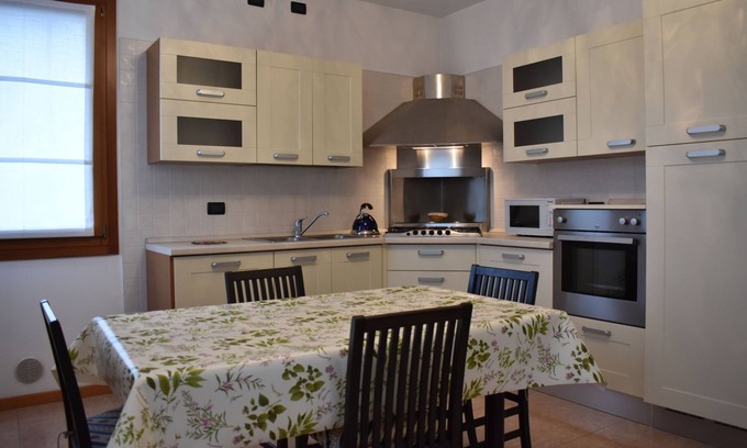 Favaro Veneto Apartment | Your home near Venice - Free Parking