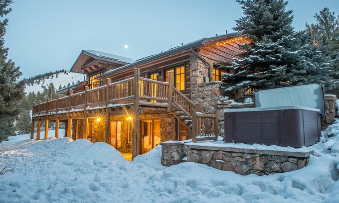 Gallatin Gateway House | Your OWN Winter WONDERLAND! Gorgeous Custom Home, Hot Tub, Sleeps 10!