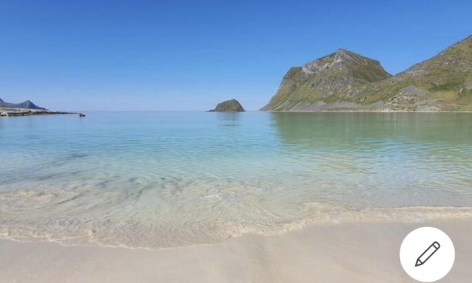 Ballstad House | Your place to stay in Lofoten at our family house!