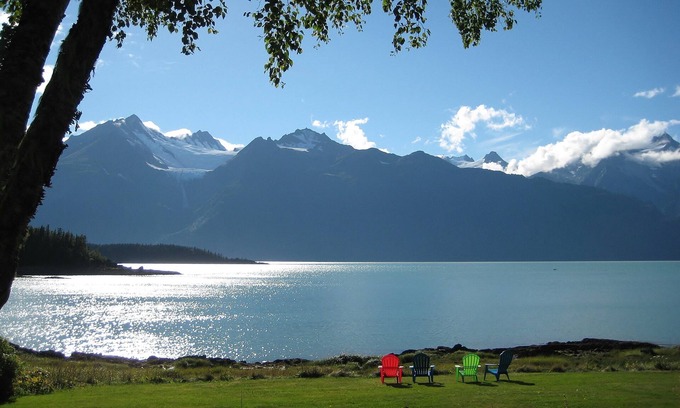 Mud Bay House | Your private retreat on the beach at Paradise Cove