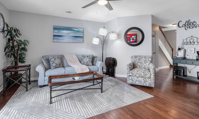 Clarksville House | Your Quiet Carriage Corner Retreat - Perfect for 4 Guests