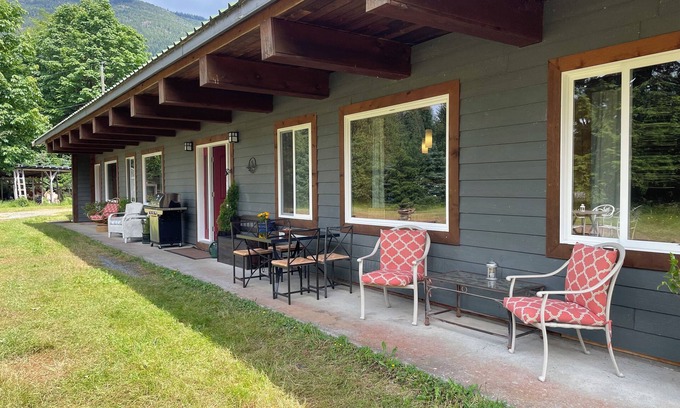 Sayward House | Your Riverfront Sanctuary: Unplug in the Sayward Valley
