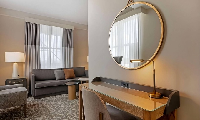 Downtown Tampa Hotel | Your Tampa Adventure Begins! Modern Luxury!