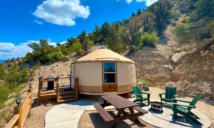 Orderville House | Yurt-Sunset Views, Resort Pools, near Zion & Bryce