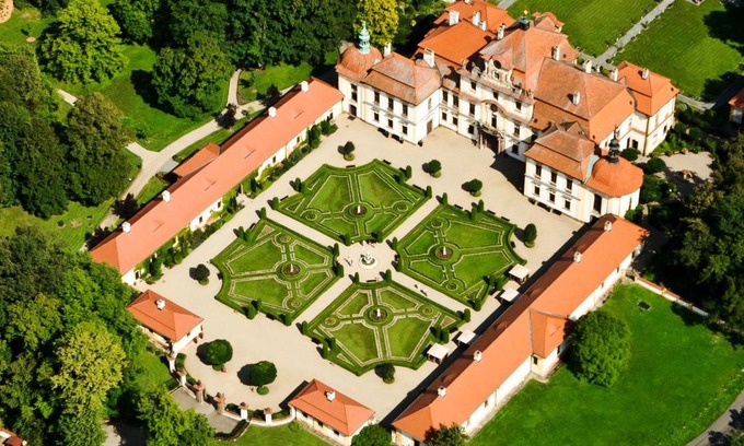Postupice Apartment | Zámek Jemniště