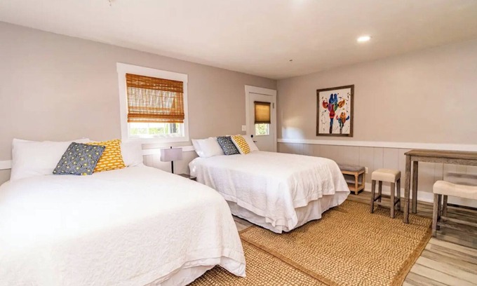 Wirtz Resort | ZAMBEZI, a cozy stay for four in the lodge of Karoo at Smith Mountain Lake