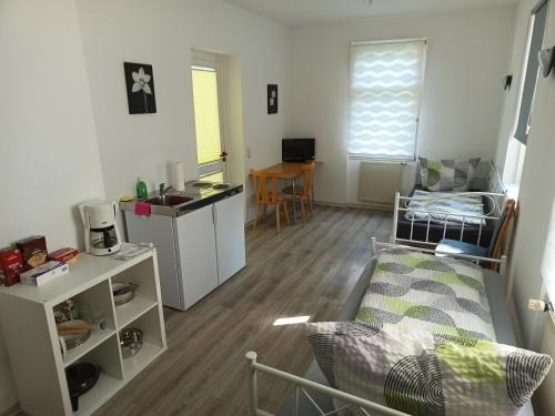 Hofgeismar Apartment | "ZELTCHEN" 1-ZApp mit WC, aber OHNE DUSCHE!