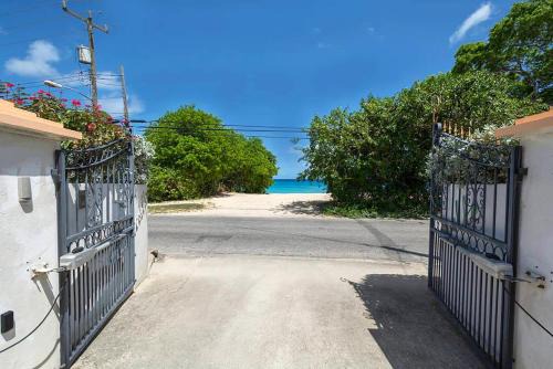 Reeds Bay Villa | ZenBreak Graceville BeachHouse