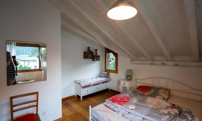 Mollis Bed & Breakfast | Zimmer mit eigenem Badezimmer