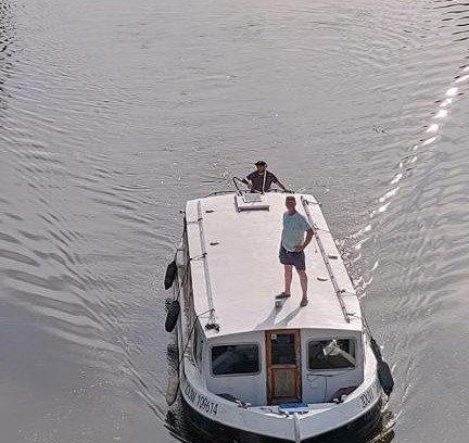 Vedomice Boat Rental | Zouw Hausboat Zakotven -pouze ubytovaní