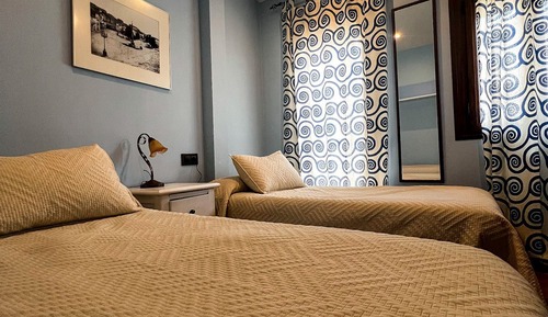 Basic Twin Room, Shared Bathroom