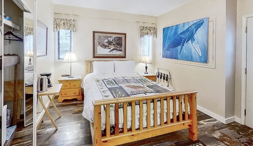 Queen Suite with Private Entrance