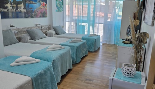 Family Quadruple Room, Shared Bathroom