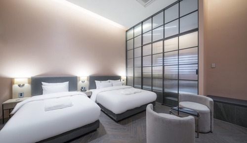 Room (Cozy 3 room (double + single whirlpoo)