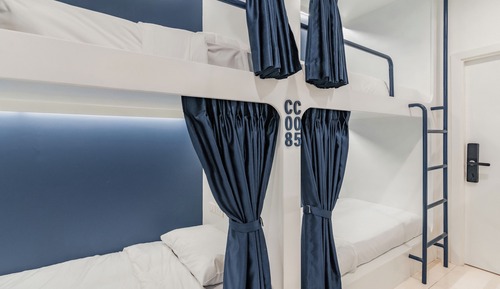 8-Bed Female Dormitory with Shared Bathroom