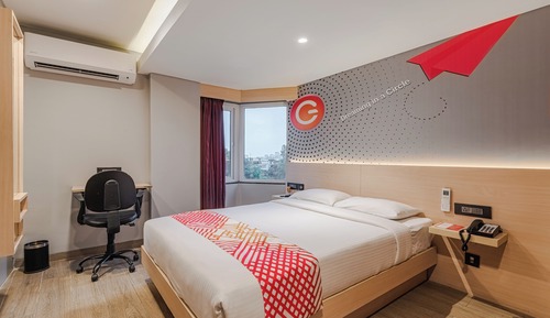 Luxe Queen Room