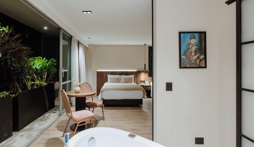 Superior Quadruple Room, Bathtub