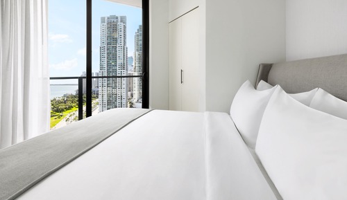 Bay View One Bedroom Suite with King Bed ADA