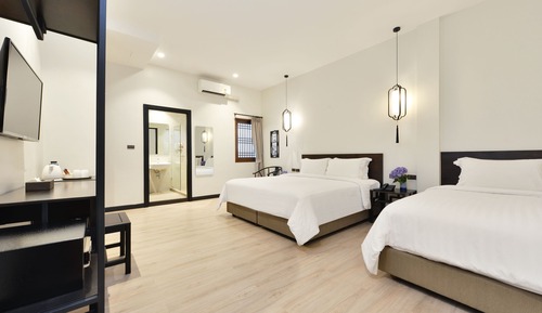 Deluxe Triple Double Room