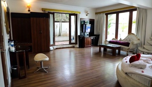 Honeymoon Suite