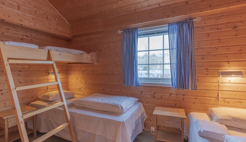 Rorbu Cottage with 2 bedroom, 2 Bathroom and 5 beds