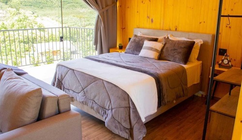 Deluxe Cabin, Mountain View