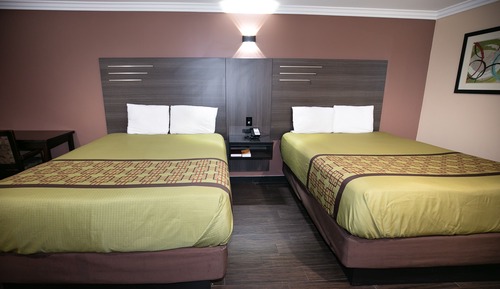 Room, 2 Queen Beds, Accessible, Smoking