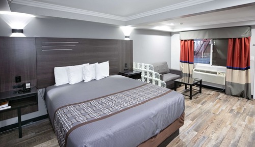 Basic Suite, 1 King Bed