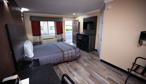 Room, 1 King Bed, Accessible, Non Smoking