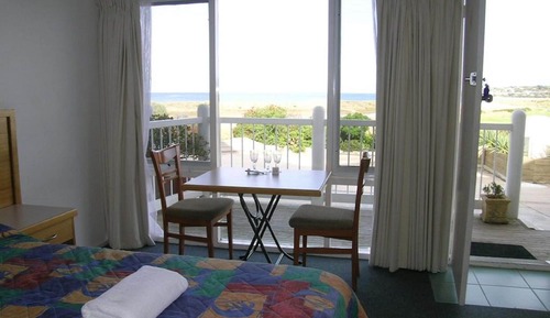 Ground Level Ocean View Double/Twin