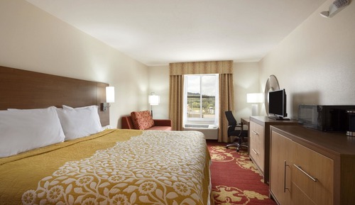 Suite, 1 King Bed, Non Smoking (One-Bedroom Suite)