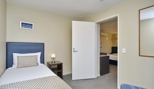 1 Bedroom Accessible Suite