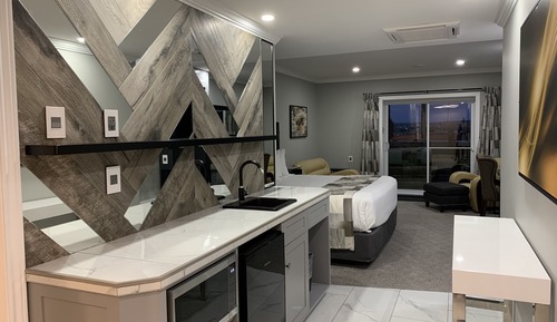 Deluxe Suite