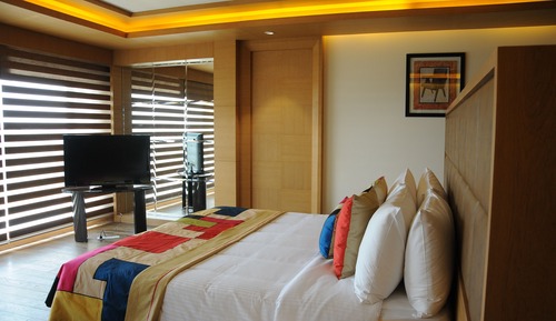 Luxury Suite