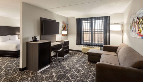 Studio Suite, 1 King Bed, Non Smoking