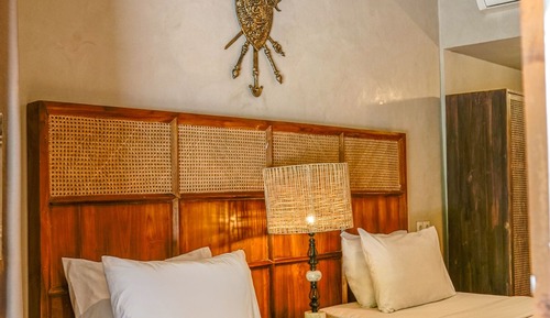 Signature Room