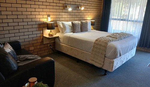 Room (Queen)