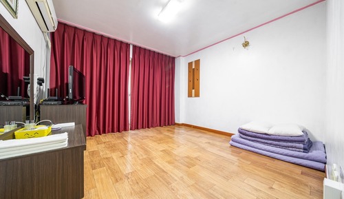 Room (Korean room (double room))