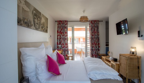 Superior Room, 1 Queen Bed, Balcony, Pool View