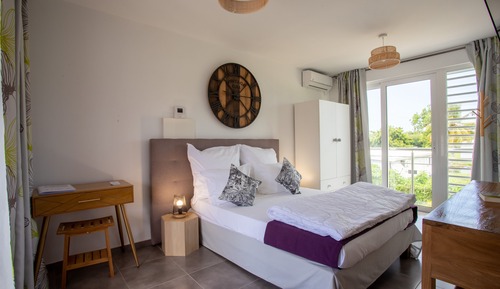 Superior Room, 1 King Bed, Balcony, Pool View